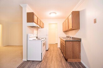 Building Photo - Excelsior Manor