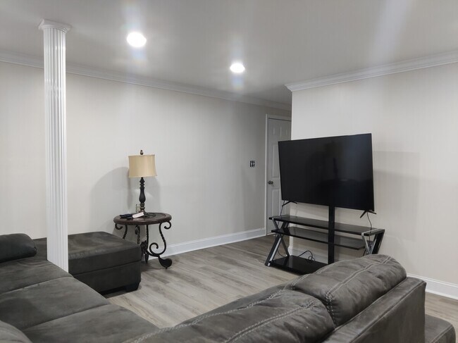 Building Photo - 227 Dove Rd