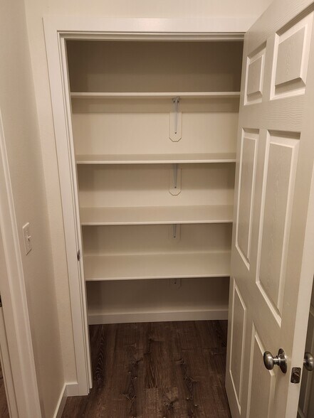 Building Photo - 4036 W Marble Way