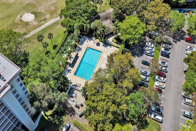 Building Photo - 3520 Oaks Way