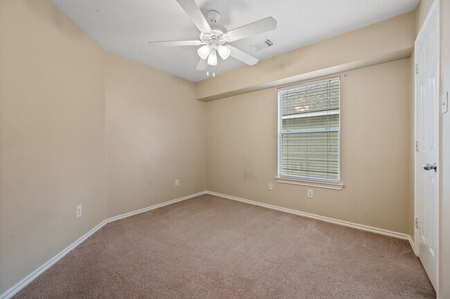 Building Photo - 8714 Thistlemoor Ln