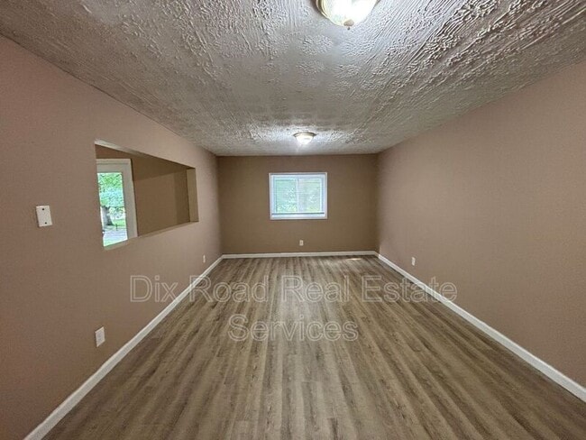 Building Photo - 1739 Embury Park Rd