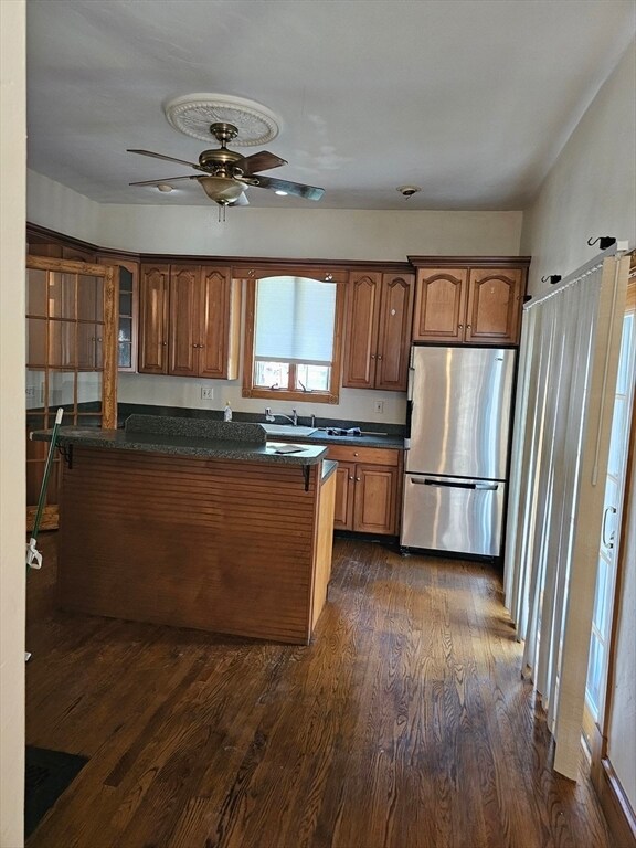 Building Photo - 1 Spring St