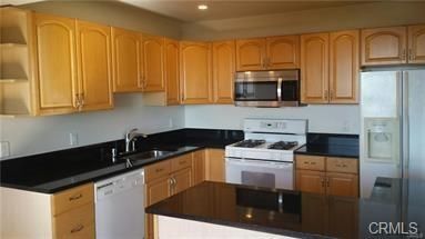 Building Photo - 214 Via Robina