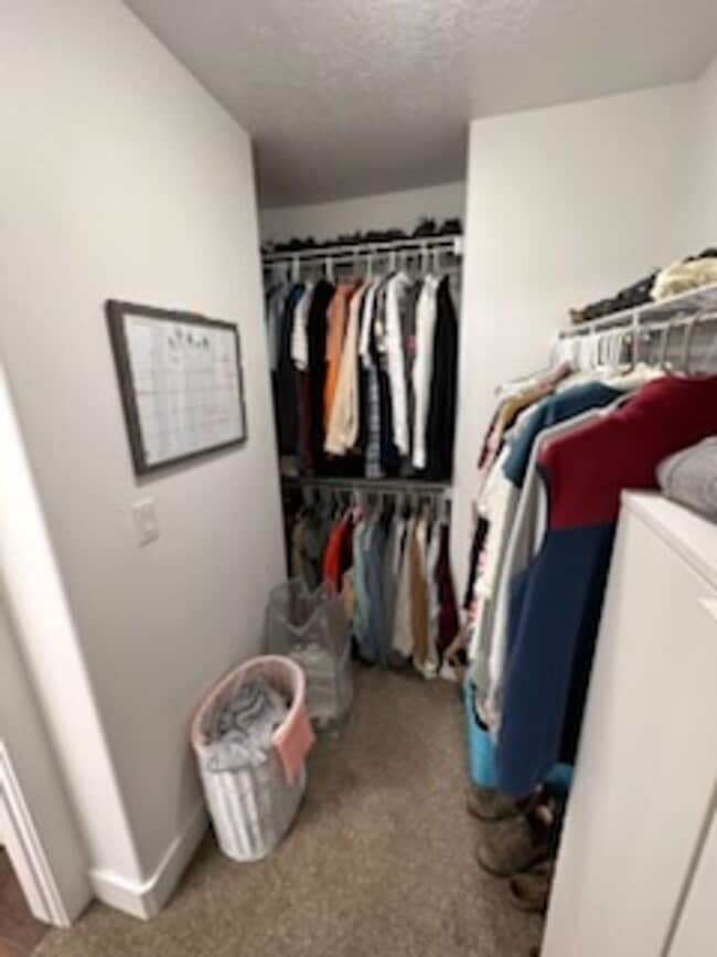 Building Photo - Come take a look at this beautiful townhome