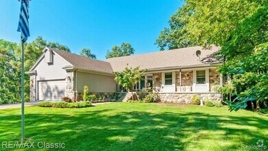 Building Photo - AVAILABLE - Waterfront Home!