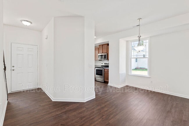 Building Photo - 214 Mansfield St