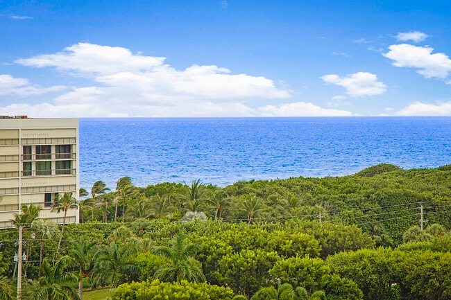 Building Photo - 2121 N Ocean Blvd