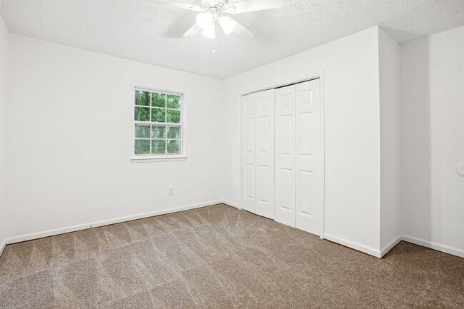 Building Photo - 8298 Blackfoot Trail