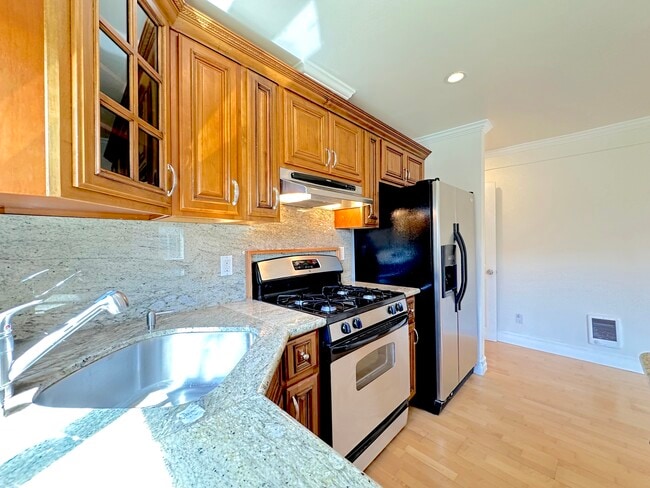 Building Photo - 1363 Sevier Ave