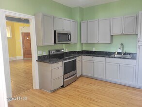 Building Photo - 602 E High S