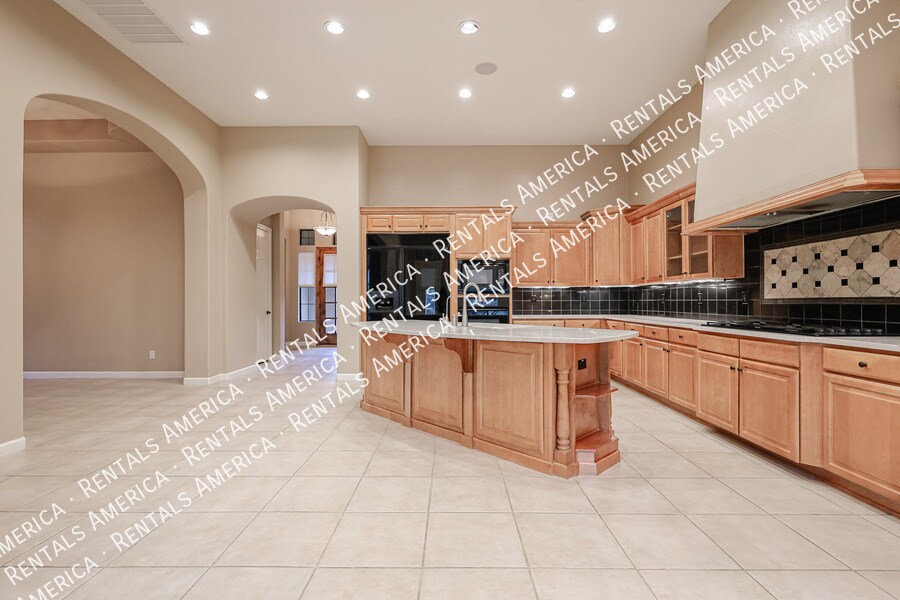 Building Photo - 7931 E Stonecliff Cir