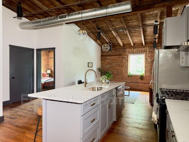 Building Photo - 437 W Grant St