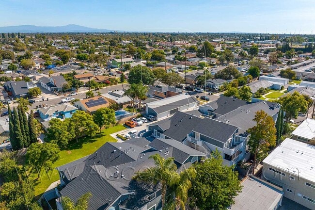 Building Photo - Fullerton Condo Near CSUF + Easy Freeway Access