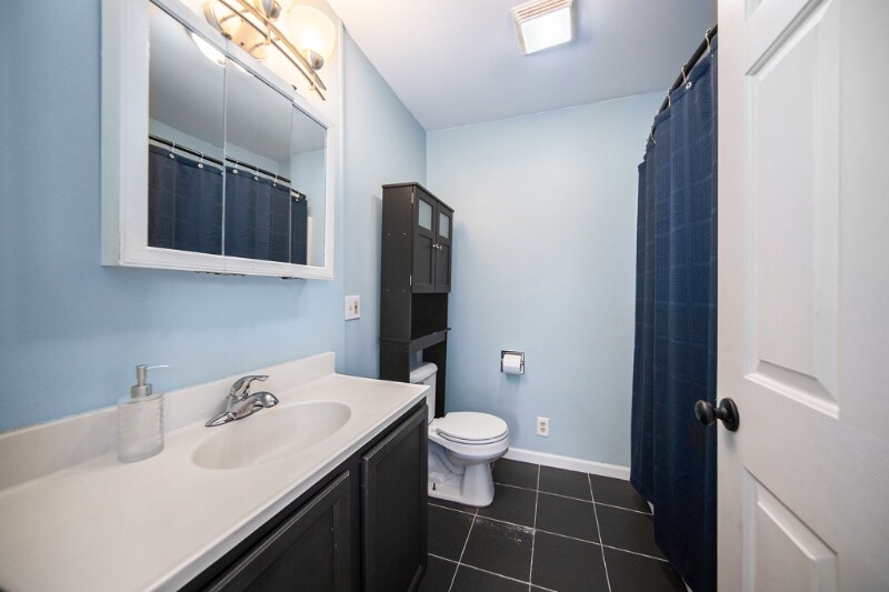 Building Photo - 212 Kilbuck St E