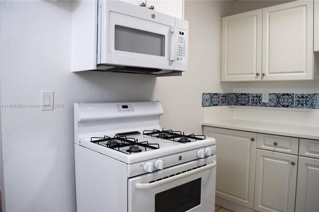 Building Photo - 23 Phoenetia Ave