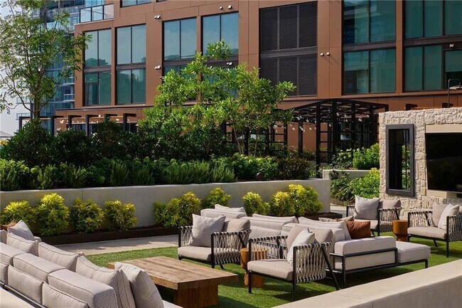 Building Photo - 1081 Juniper St NE