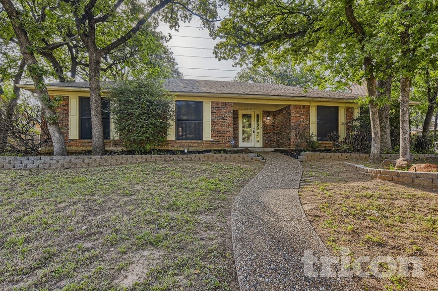 Building Photo - 2819 Hedgeway Dr