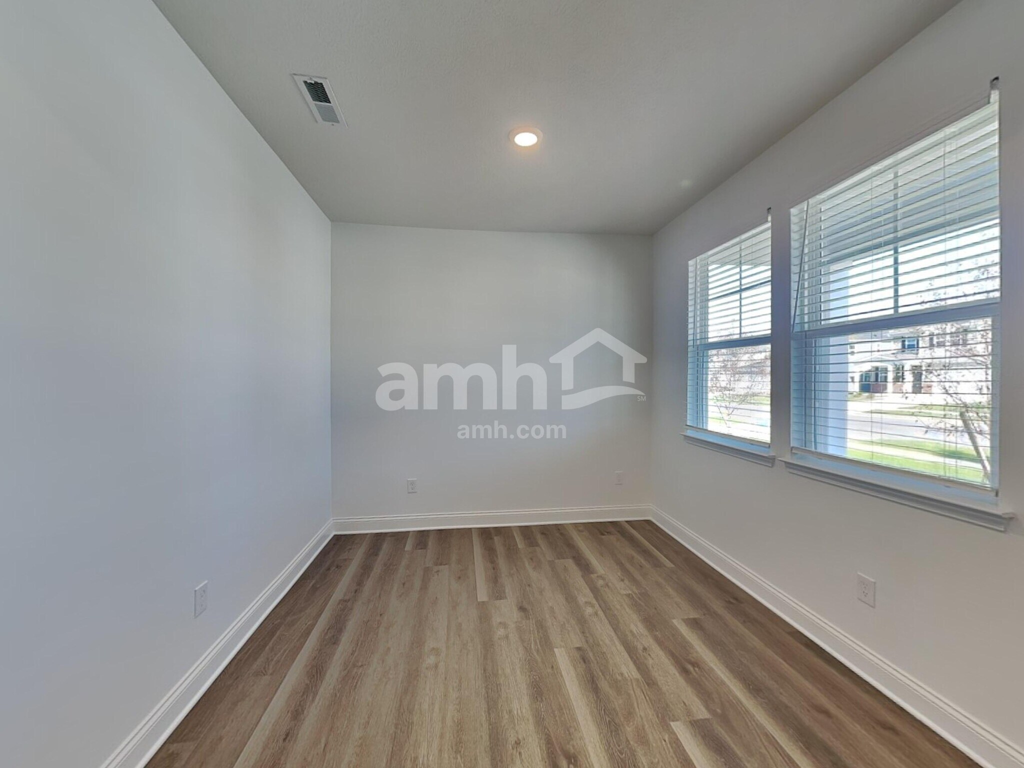 Building Photo - 9181 Henley Ave