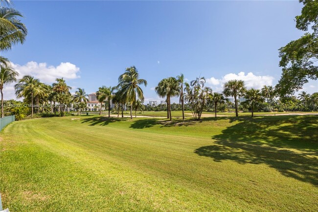 Building Photo - 19501 E Country Club Dr