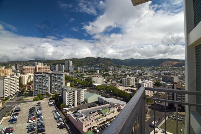Building Photo - Life on the 19th Floor