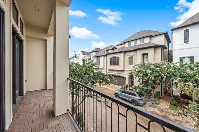 Building Photo - 1629 Upland Lakes