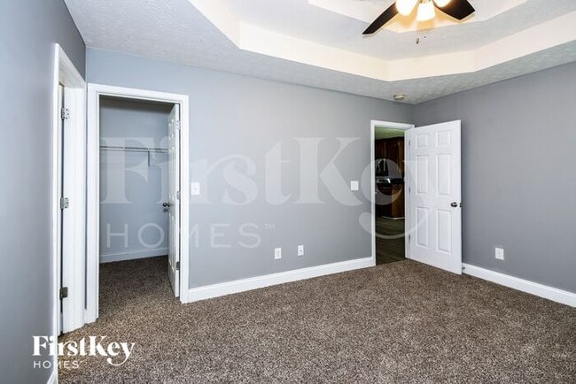 Building Photo - 5488 Latham Manor Dr