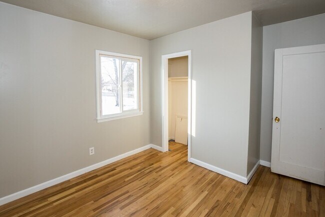 Building Photo - 291 N 600 E