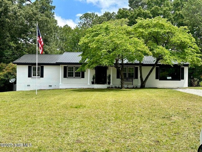 Primary Photo - 611 E L Ives Dr