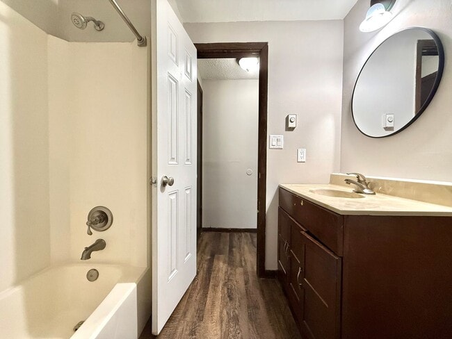 Building Photo - 4 Bedroom House