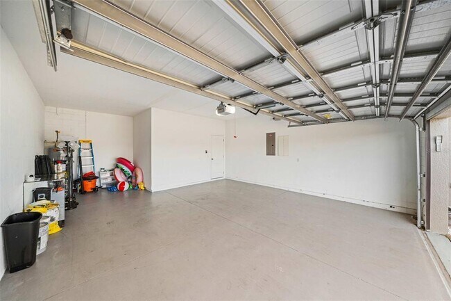 Building Photo - 199 Macaulay's Cv