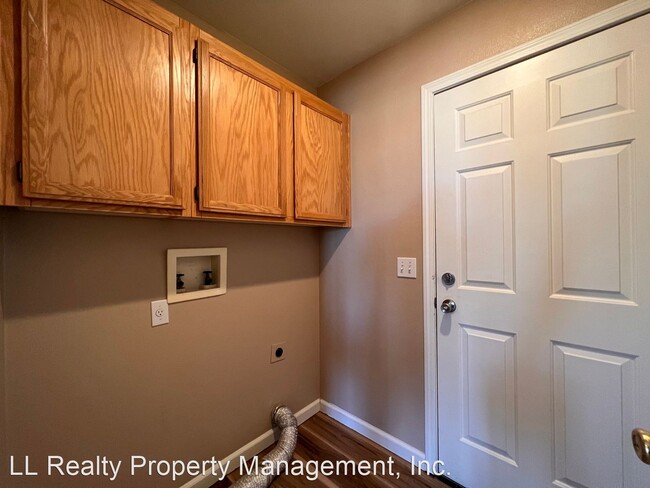 Building Photo - 3 br, 2 bath House - 1073 Pepper Lane
