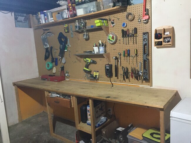 Building Photo - 5237 N Haight Ave