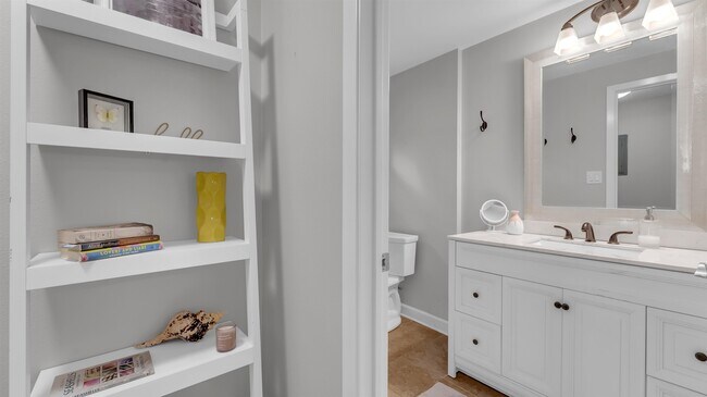 Building Photo - 207 Elm Lodge Dr