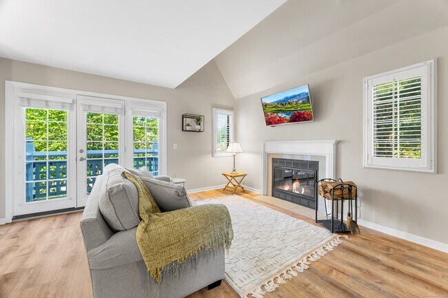 Building Photo - 2124 Old Pond Ln