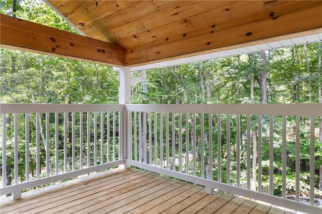 Building Photo - 101 Spruce Dr