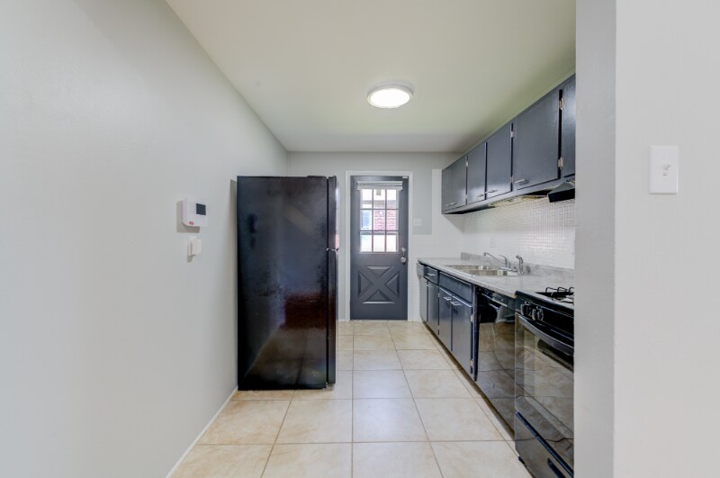 Building Photo - 4063 Esseldale Dr