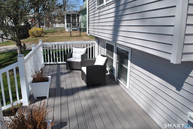 Building Photo - 3 Bostwick Pl