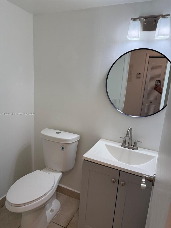 Building Photo - 5838 SW 74th Terrace