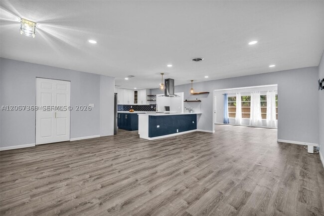Building Photo - 851 SW 49th Way