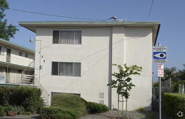 736 Smalley Ave - 724-736 Smalley Ave