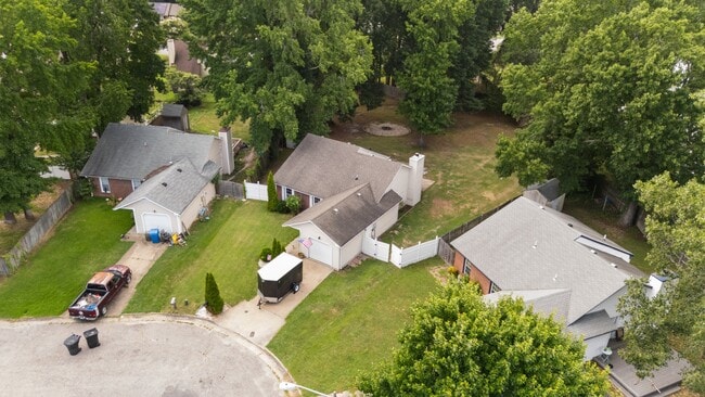 Building Photo - 609 Maxwood Ct