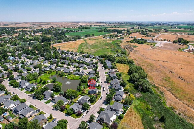 Building Photo - 4bd/2.5ba South Boise Home!