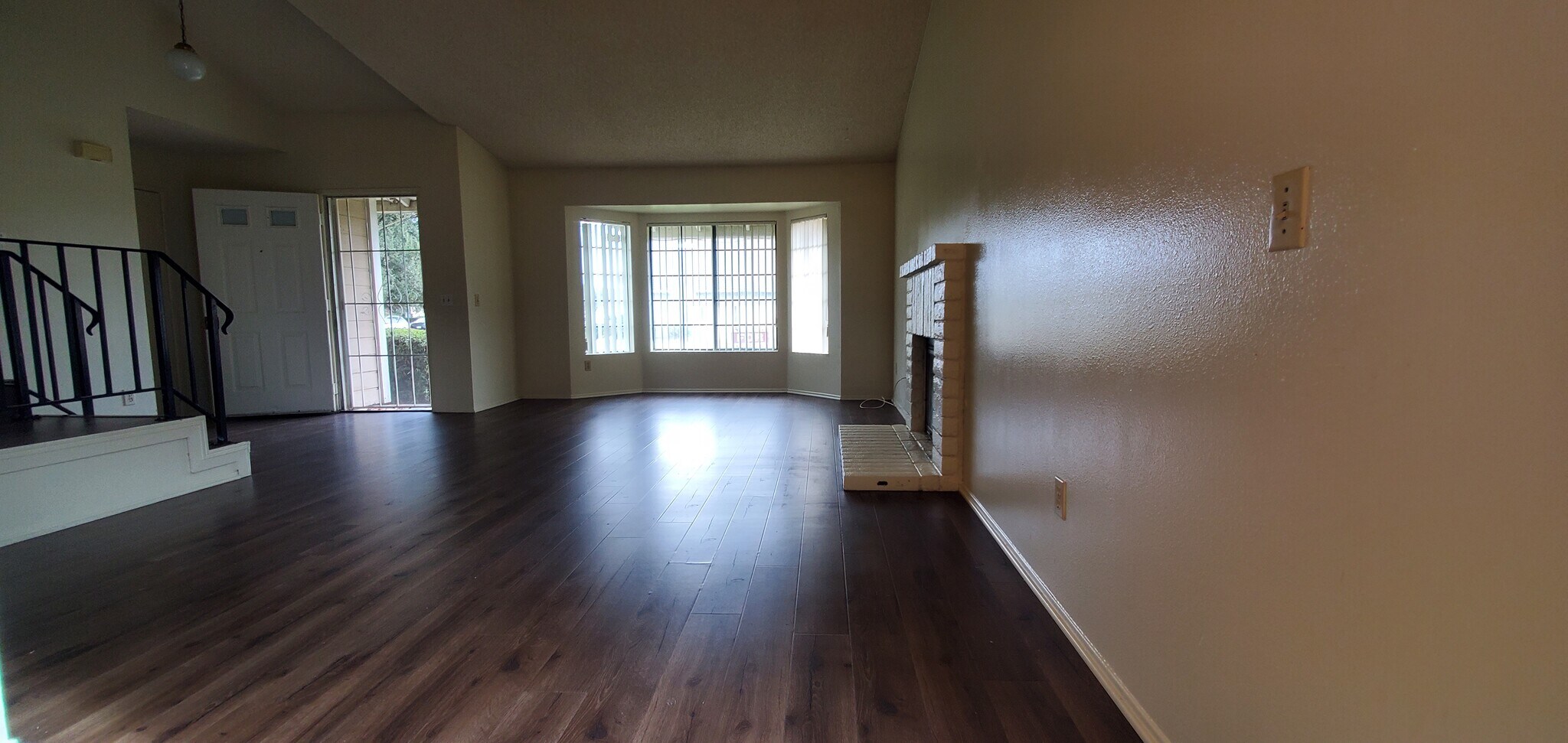 Building Photo - 713 N Corvette Dr