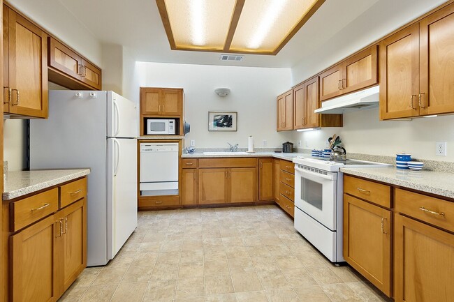 Building Photo - Mountain Meadows 2 Bedroom, 2 Bath Condomi...