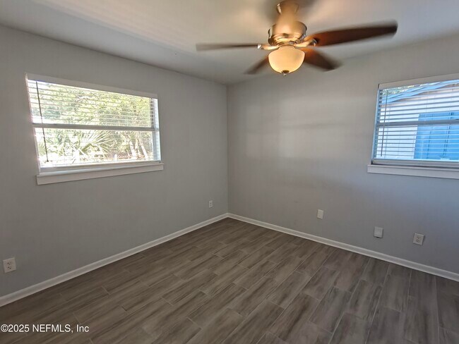 Building Photo - 2921 Mansion Rd