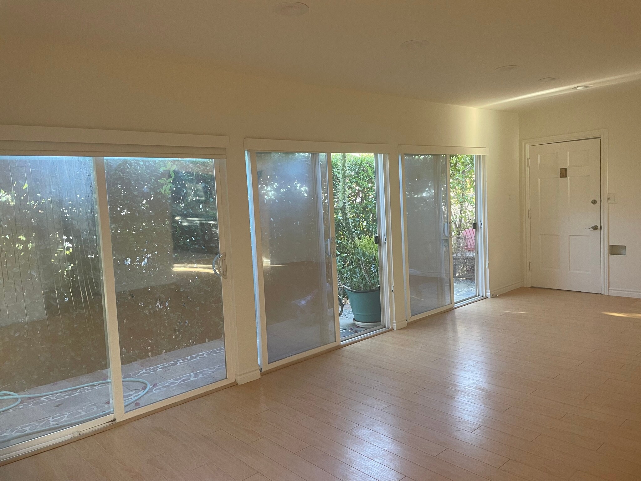 Living room - 8547 Airdrome St