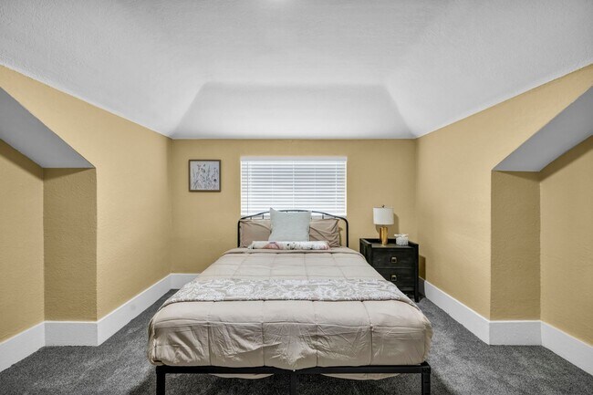 Building Photo - FULLY FURNISHED HISTORIC CHARMER BETWEEN UNR & DOWNTOWN – UTILITIES INCLUDED, MODERN UPGRADES, PR...