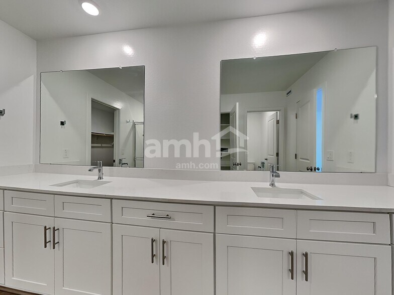 Building Photo - 20177 W Thomas Rd