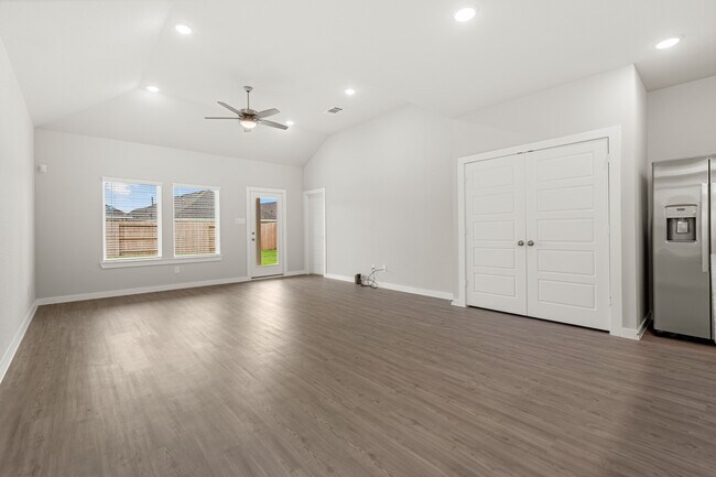 Building Photo - 21635 Coral Mist Dr
